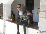 Che and visiting the town of Alta Gracia