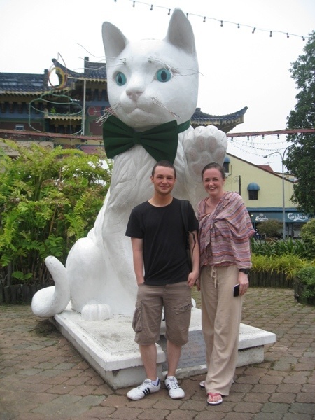 kuching things to see and do cat statues