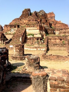 Wat Phra Mahathat ayutthaya with kids