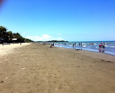 Much busier on the Sunday at baybay beach roxas city