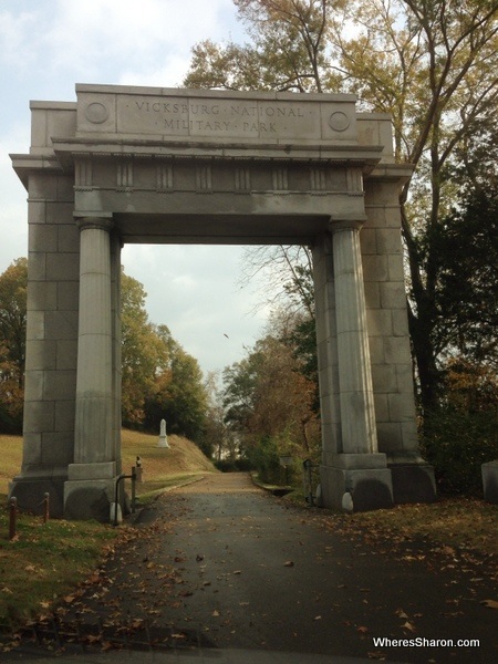 Big arch entrance to Vicksburg National Military Park 