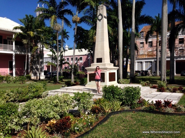Cruise port of Nassau statue