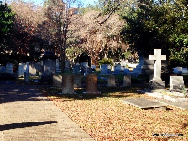 Exploring the Historic District cemeteries in the Historic District things to do in charleston
