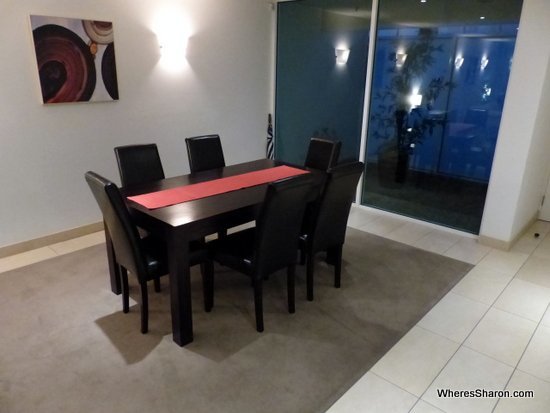 dining room at Sullivans Cove Apartments