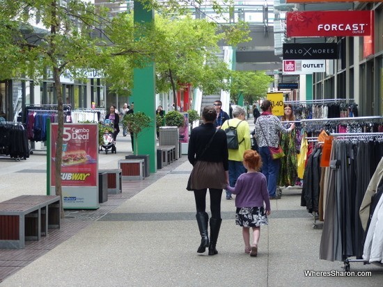 shops at harbour town docklands