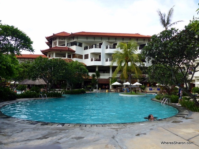 Grand Mirage Resort pool