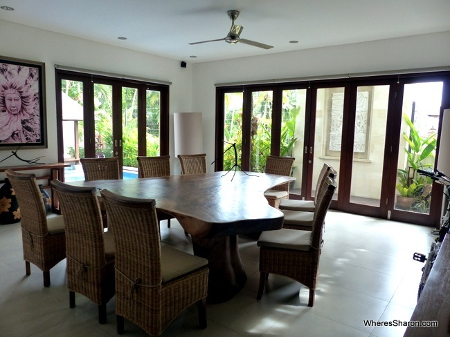dining room in ubud family villa