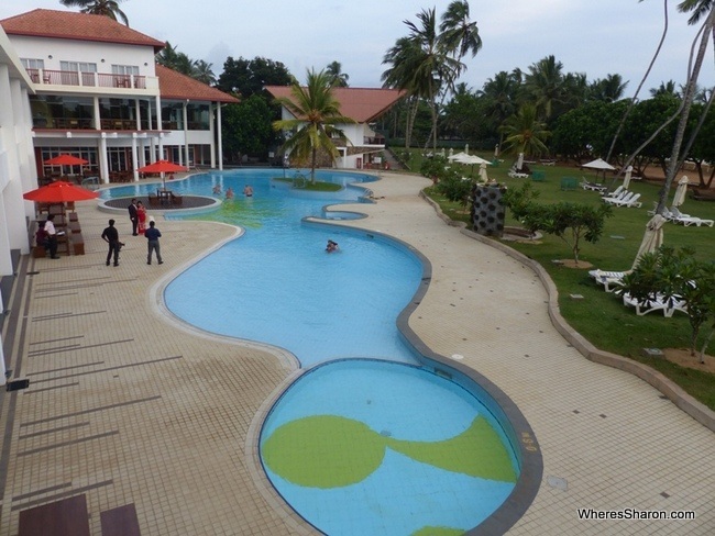 The Sands hotel Sri Lanka pool