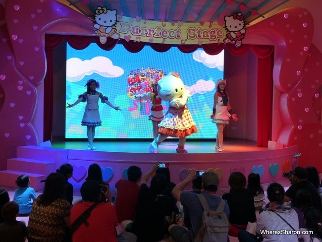 Live show at hello kitty land theme park malaysia 