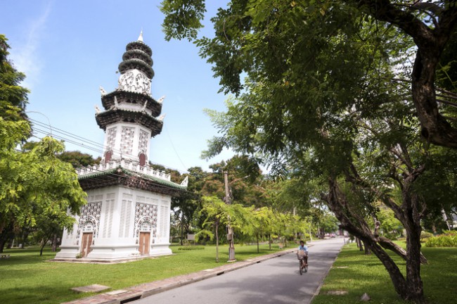 Lumpini Park, Bangkok, with kids