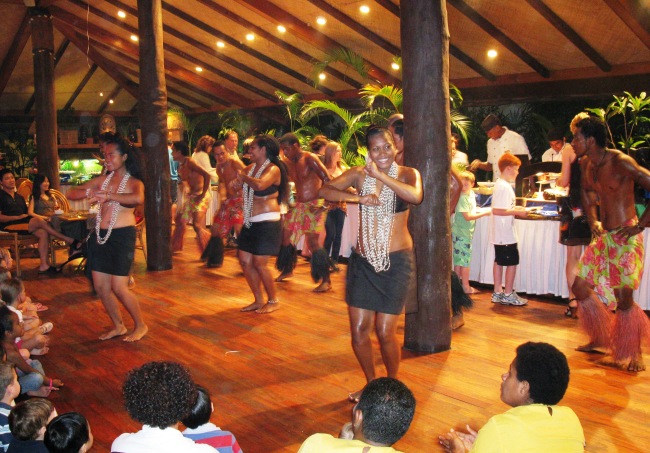fiji things to do with kids - Traditional dancing at Outrigger on the Lagoon Resort