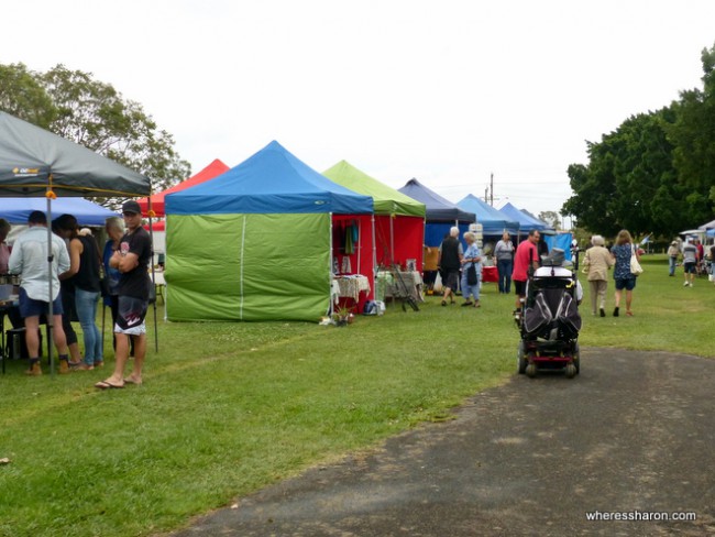 byron bay things to do at a market