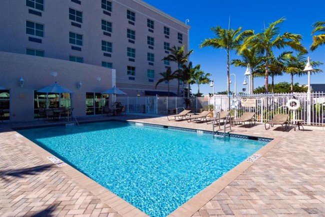 Holiday Inn Express Hotel & Suites Miami-Kendall