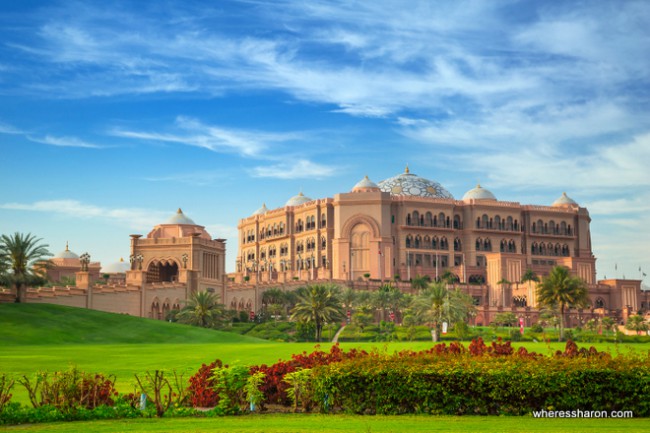 stuff to do in abu dhabi Emirates Palace