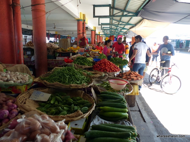 Monday Market must see places in mauritius